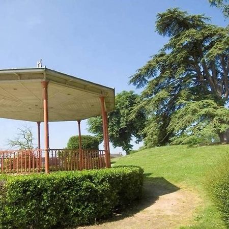 Number 22 - Le Dorat - Apartment One With Garden & Free Parking 외부 사진