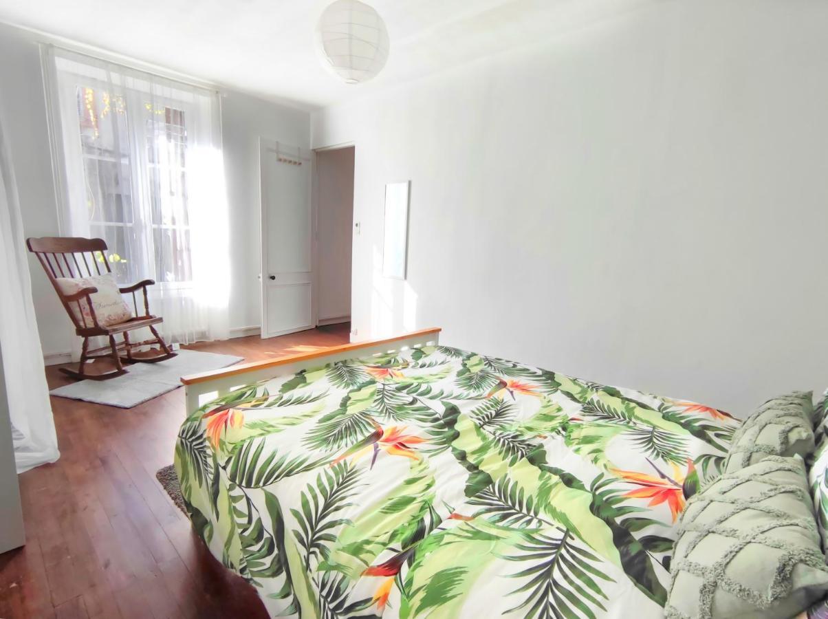 Number 22 - Le Dorat - Apartment One With Garden & Free Parking 외부 사진